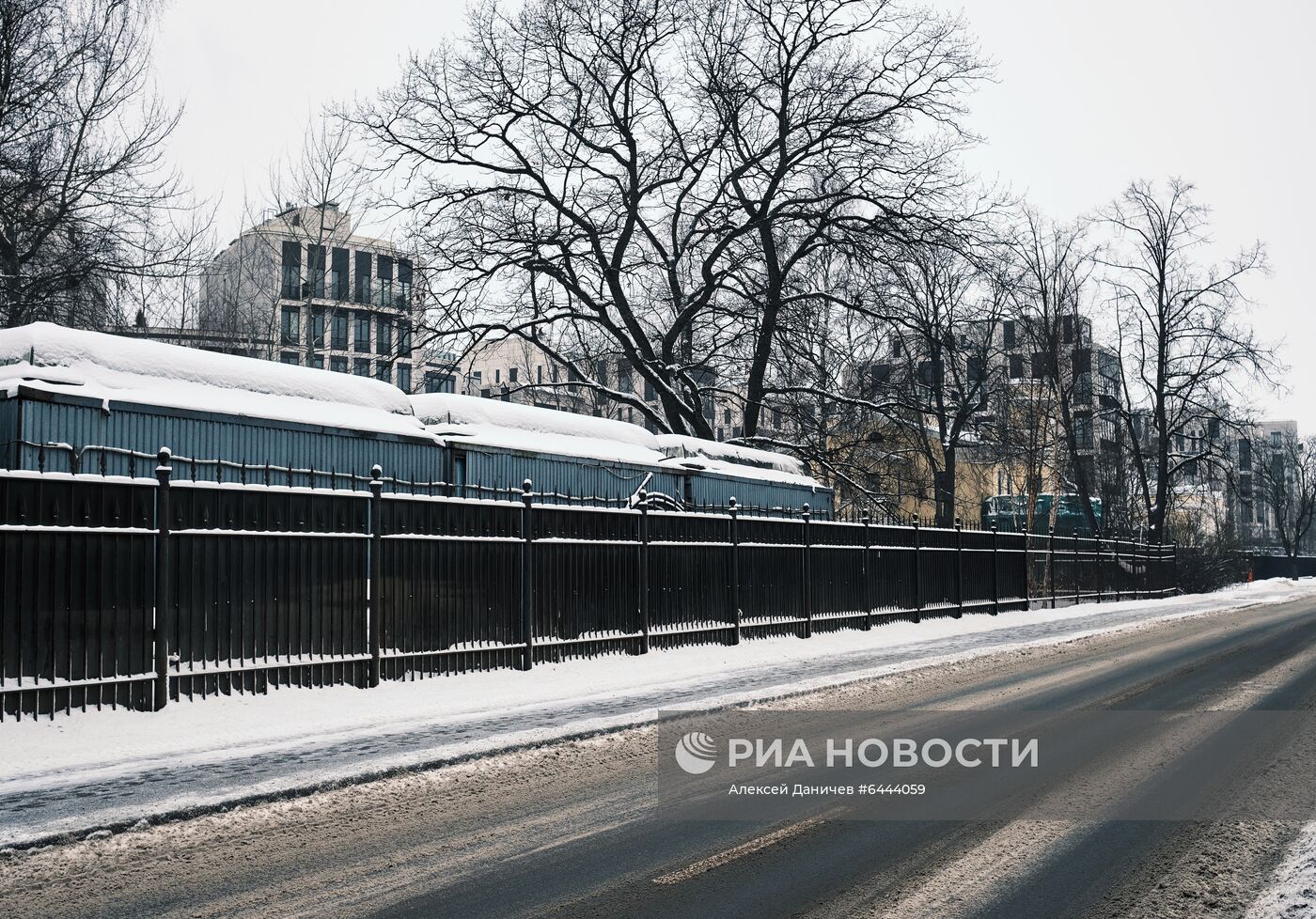 Застройка скверов, спортивных и земельных участков в Санкт-Петербурге