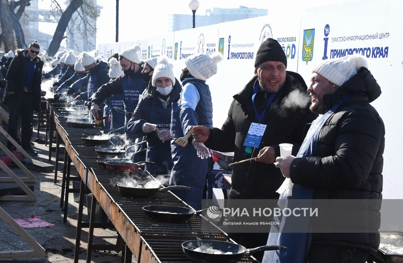 Фестиваль подледного лова рыбы "Народная рыбалка" и гастрономический "Фестиваль корюшки" во Владивостоке