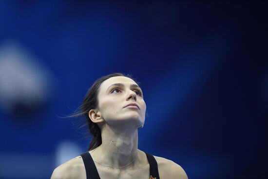 Соревнования по прыжкам в высоту "Битва полов"