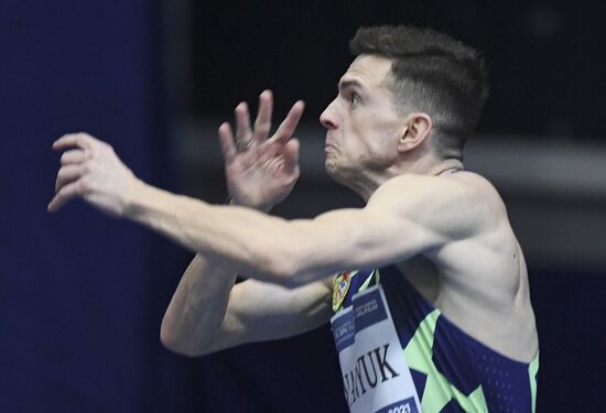 Соревнования по прыжкам в высоту "Битва полов"