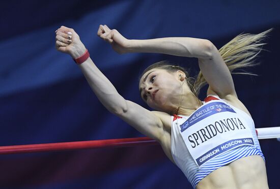 Соревнования по прыжкам в высоту "Битва полов"