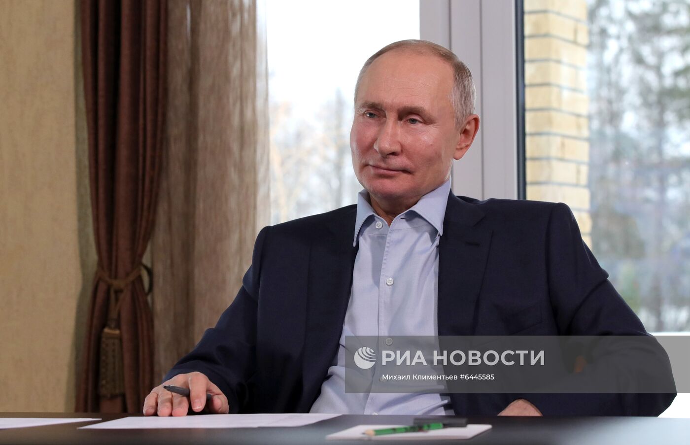 Президент РФ В. Путин провел встречу с учащимися вузов по случаю Дня российского студенчества