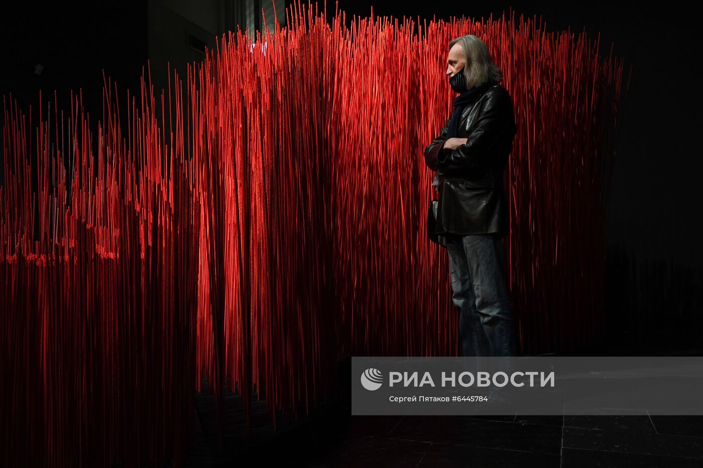 Выставка "Алла Урбан. Из железа в каплю света" в Третьяковской галерее