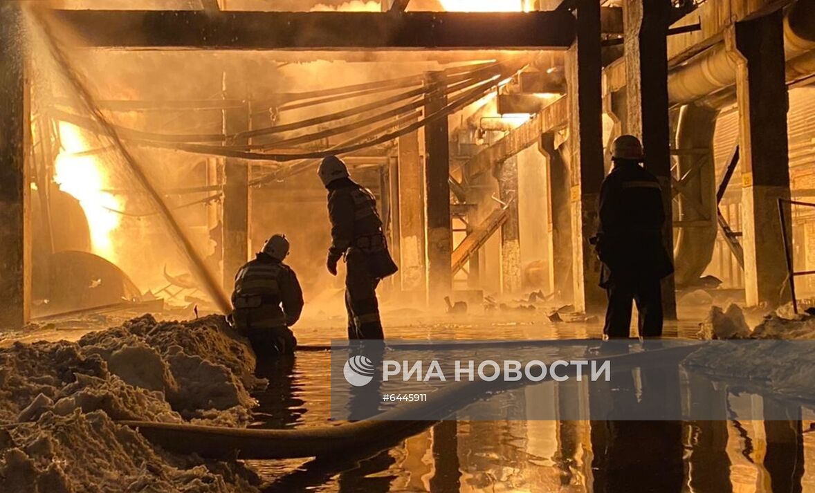 Пожар на заводе "Уфаоргсинтез" в Башкирии 