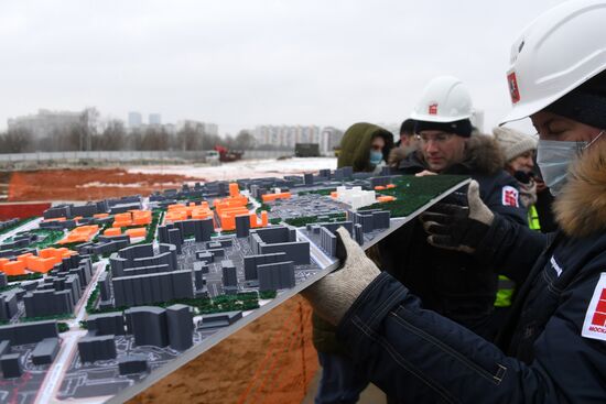 Закладка камня в основание здания научно-технологической долины МГУ 