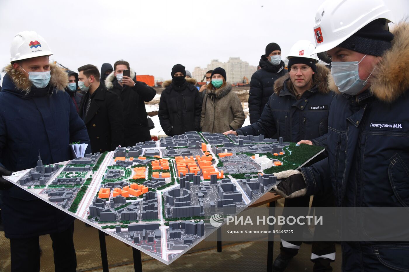 Закладка камня в основание здания научно-технологической долины МГУ 