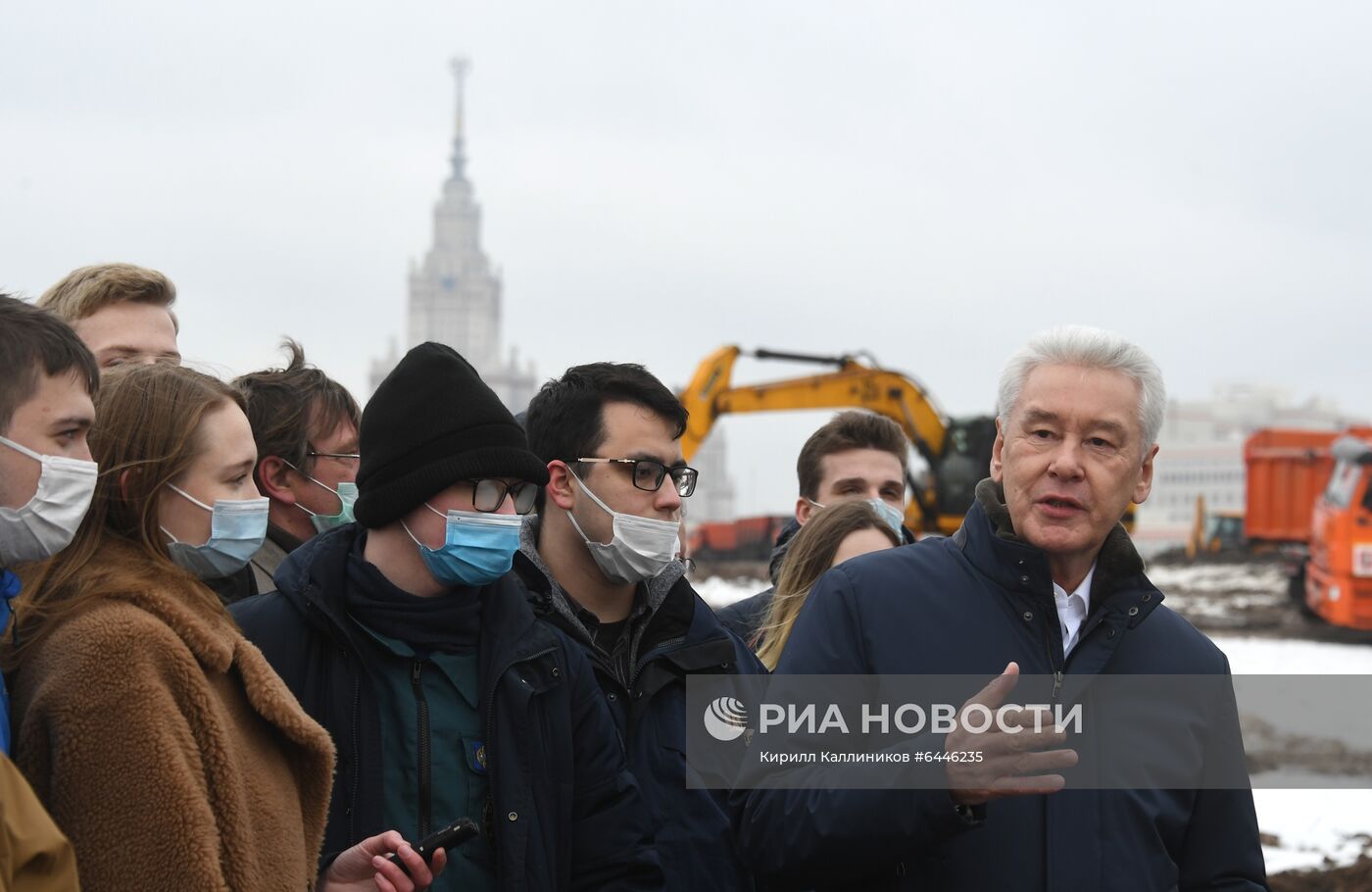 Закладка камня в основание здания научно-технологической долины МГУ 