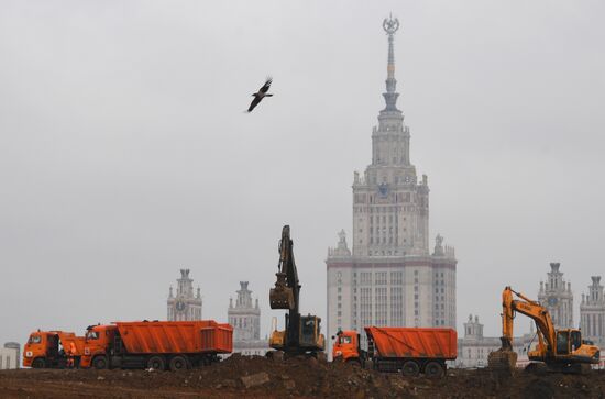 Закладка камня в основание здания научно-технологической долины МГУ 