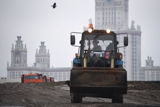 Закладка камня в основание здания научно-технологической долины МГУ 