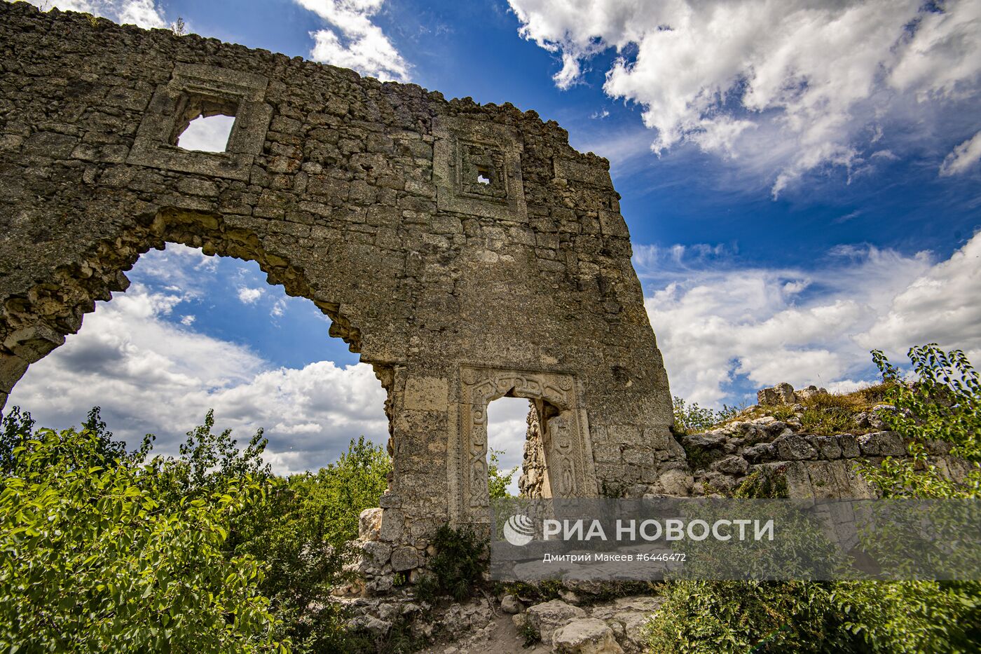 Пещерный город Мангуп-Кале в Крыму