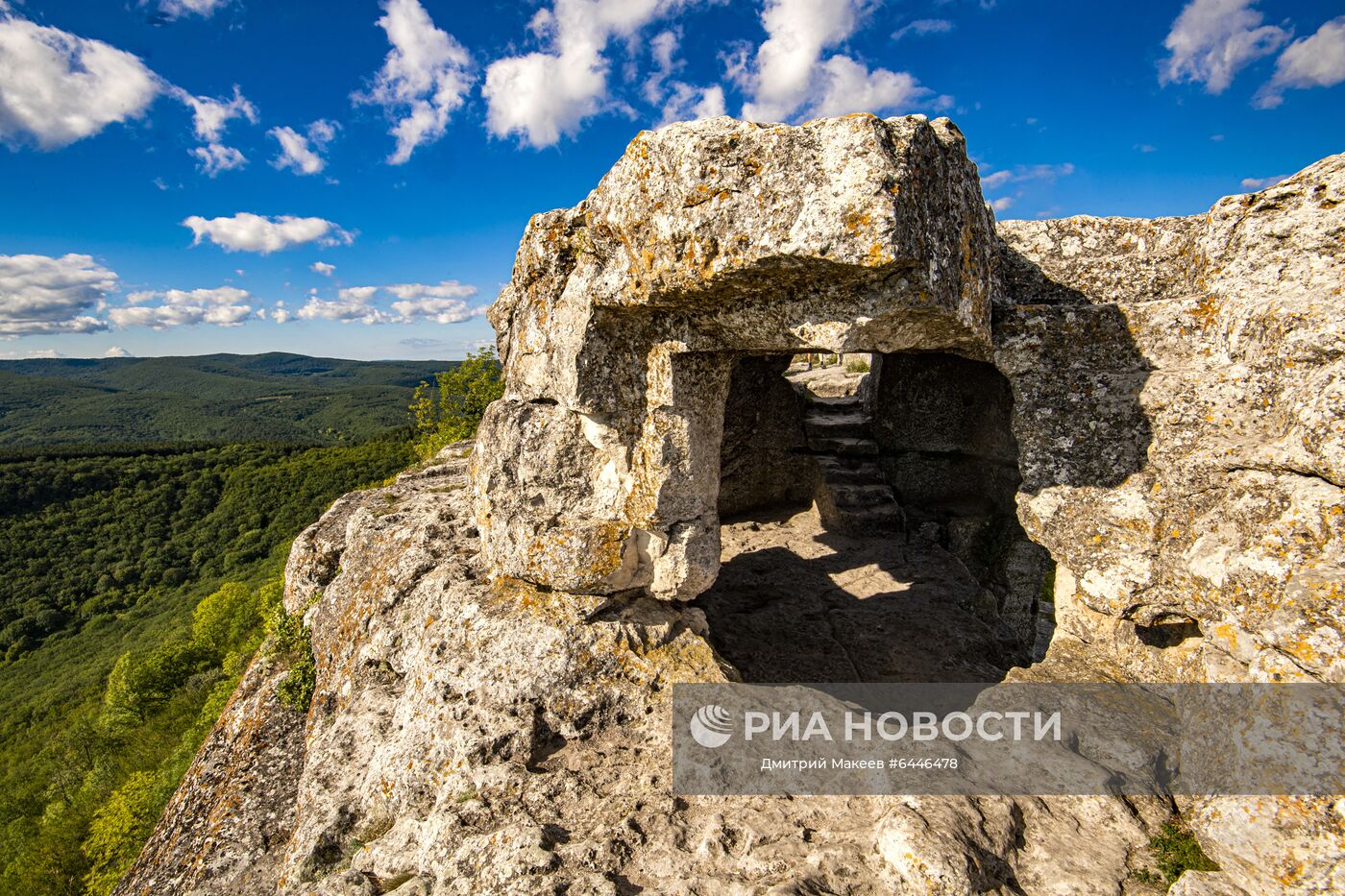 Мангуп кале пещерный город фото крым