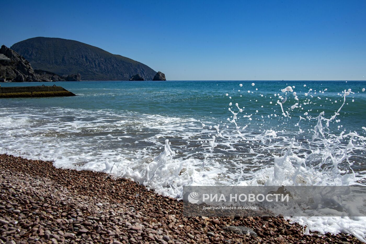 Набережная в поселке Гурзуф