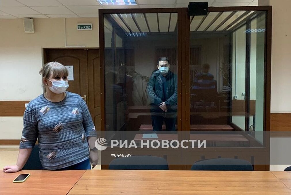 Избрание меры пресечения Е. Есенову, обвиняемому в нападении на силовиков на митинге 23 января