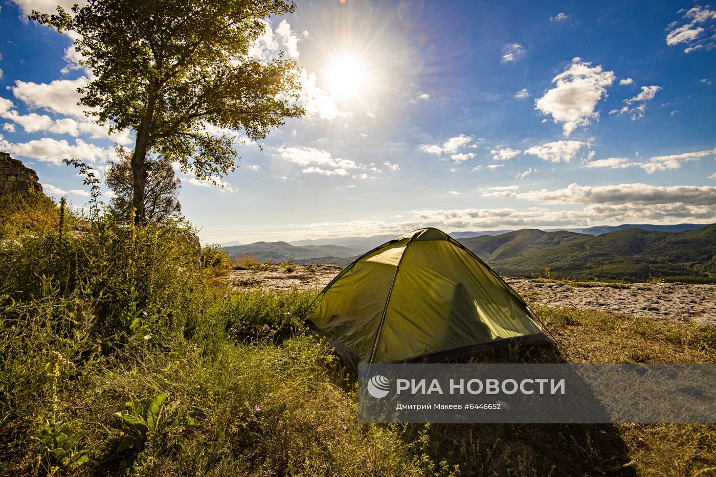 Туристическая палатка