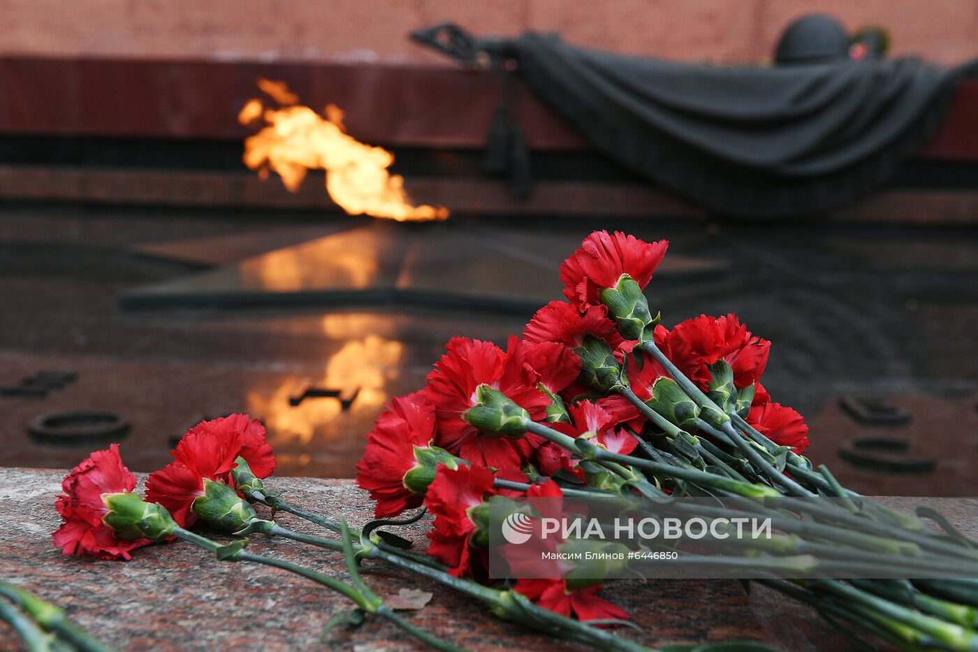 Возложение венков по случаю 77-летия снятия блокады Ленинграда