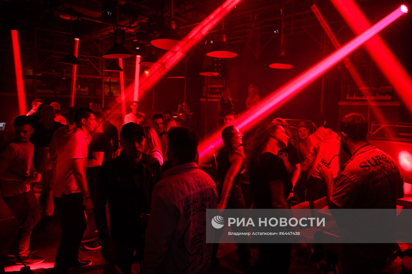 Клубы Москвы возобновили работу после снятия ограничений