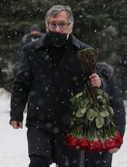 Прощание с бывшим вице-премьером РФ С. Приходько в Москве