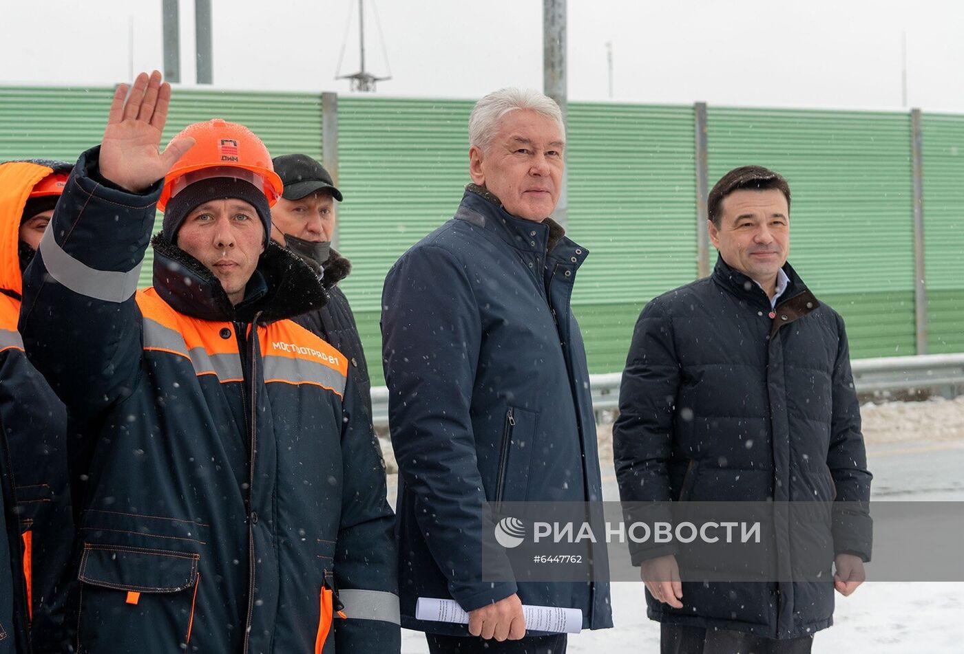 Мэр Москвы С. Собянин открыл путепровод через МЖД у станции "Жаворонки"