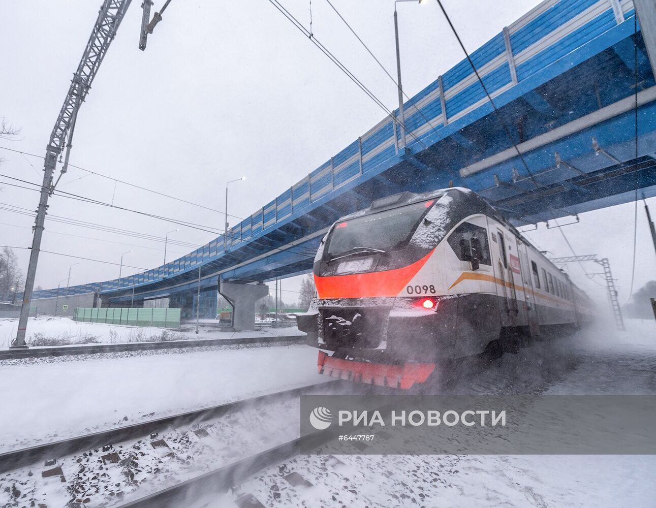 Мэр Москвы С. Собянин открыл путепровод через МЖД у станции "Жаворонки"