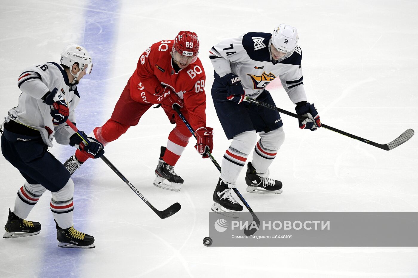 Хоккей. КХЛ. Матч "Спартак" - "Металлург"