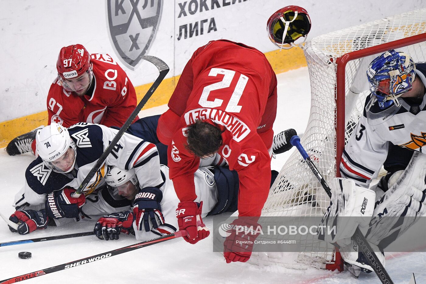 Хоккей. КХЛ. Матч "Спартак" - "Металлург"