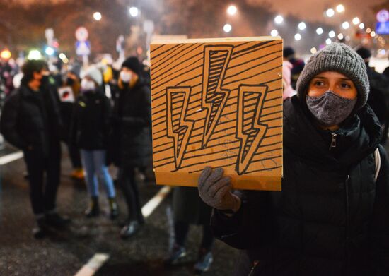 Акция против запрета абортов в Варшаве