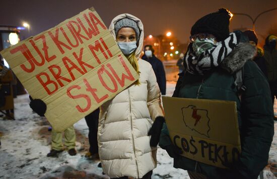 Акция против запрета абортов в Варшаве