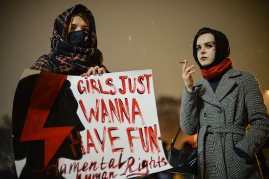 Акция против запрета абортов в Варшаве