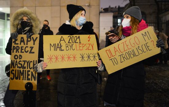 Акция против запрета абортов в Варшаве