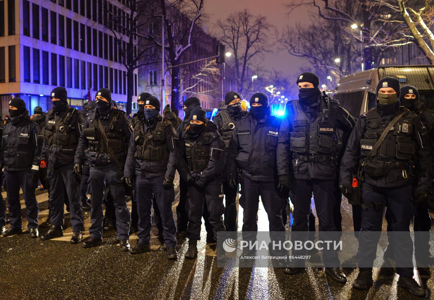 Акция против запрета абортов в Варшаве