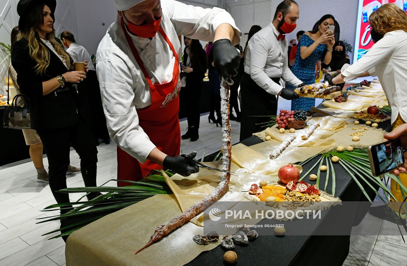 Изготовление самой длинной чурчхелы в России