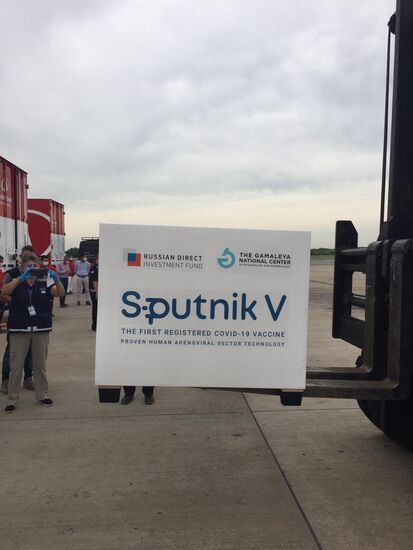 Очередная партия российской вакцины Sputnik V доставлена в Аргентину