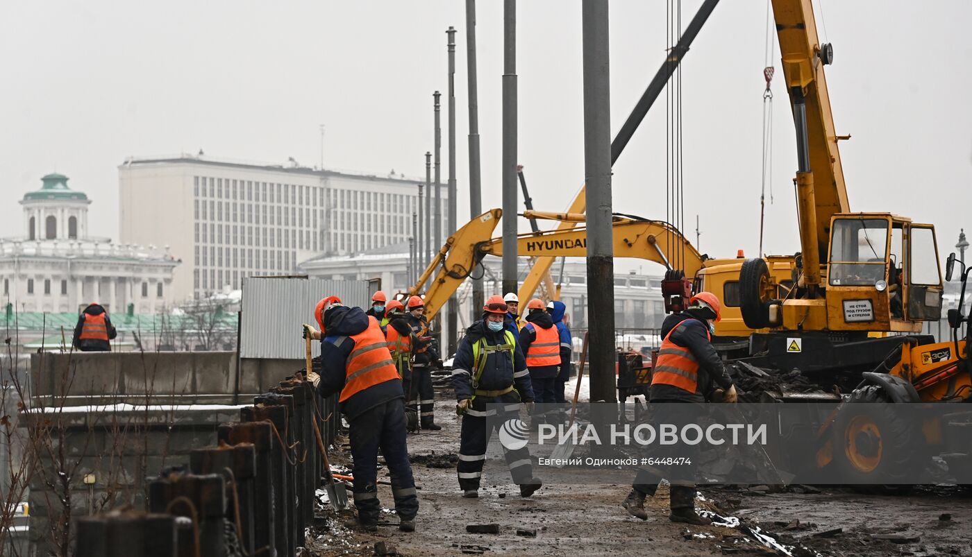 Реставрация Большого Каменного моста