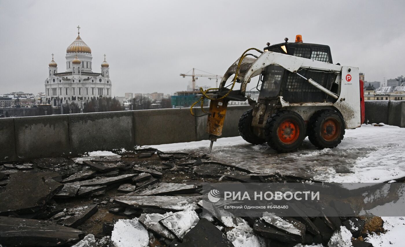 Реставрация Большого Каменного моста