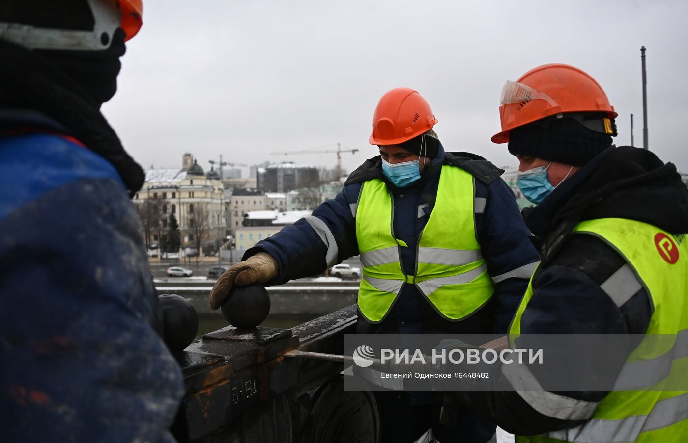 Реставрация Большого Каменного моста