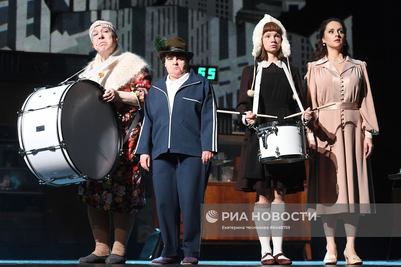Спектакль "Бэтмен против Брежнева" в Театре на Малой Бронной