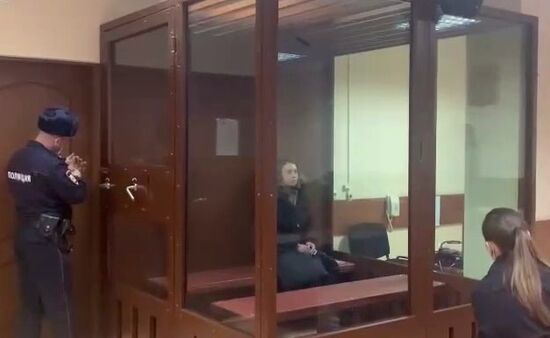 Избрание меры пресечения О. Бендас, задержанной за нападение на полицейского