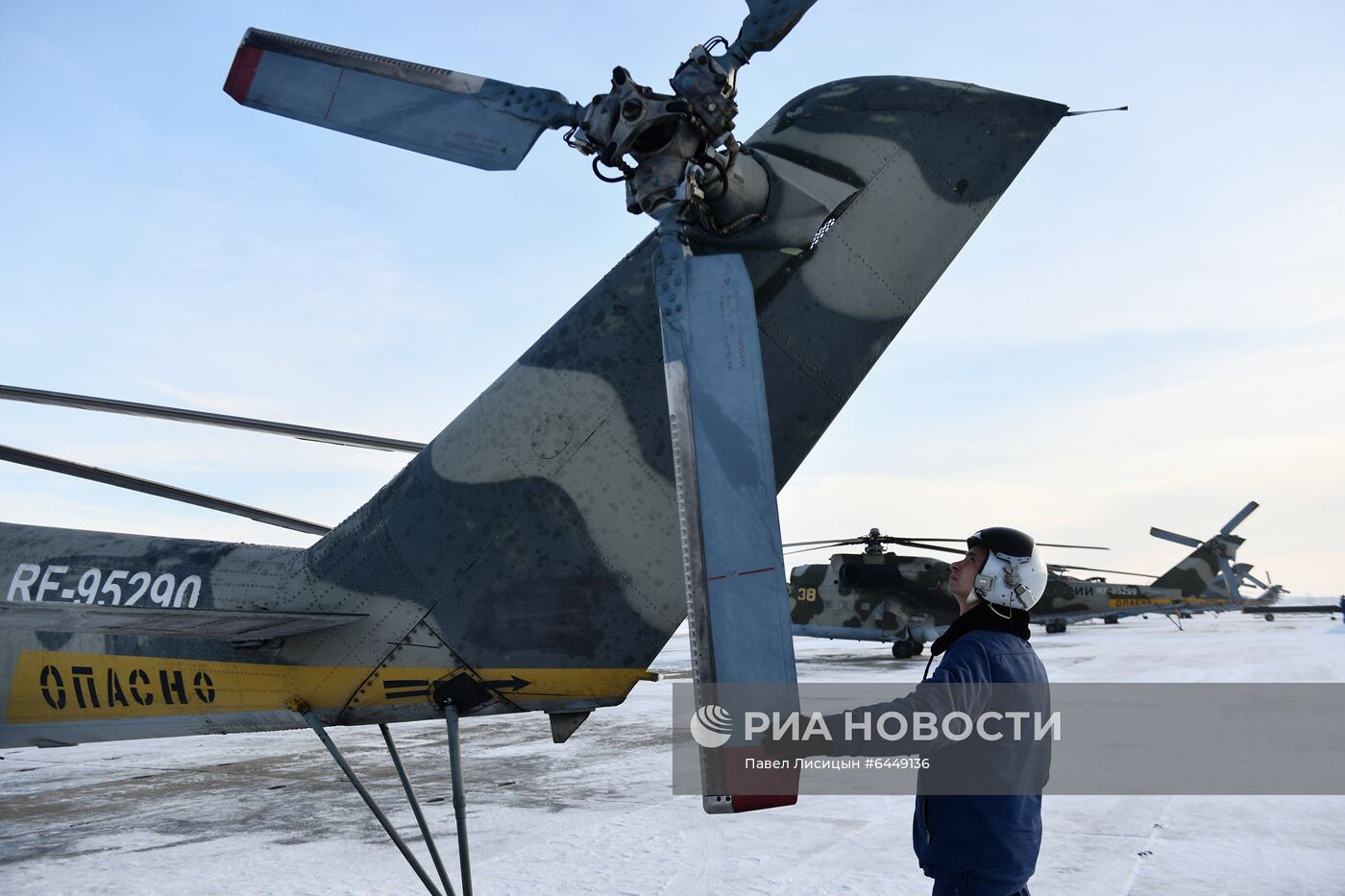 Тренировочные полеты на вертолетах летчиков ЦВО