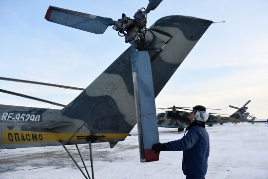 Тренировочные полеты на вертолетах летчиков ЦВО