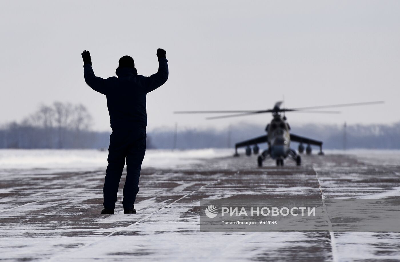 Тренировочные полеты на вертолетах летчиков ЦВО