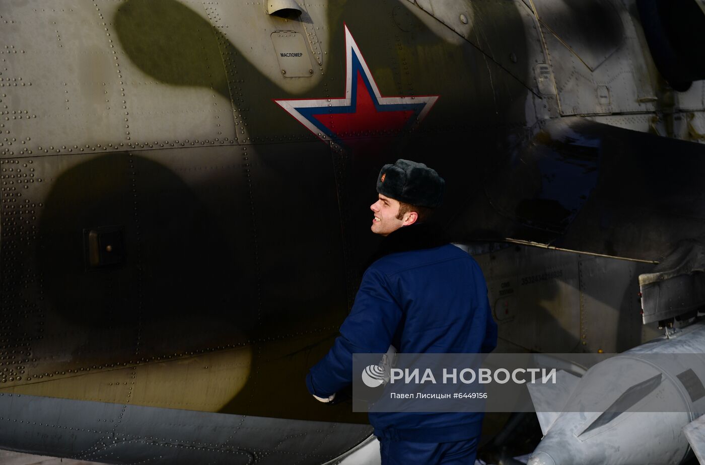 Тренировочные полеты на вертолетах летчиков ЦВО