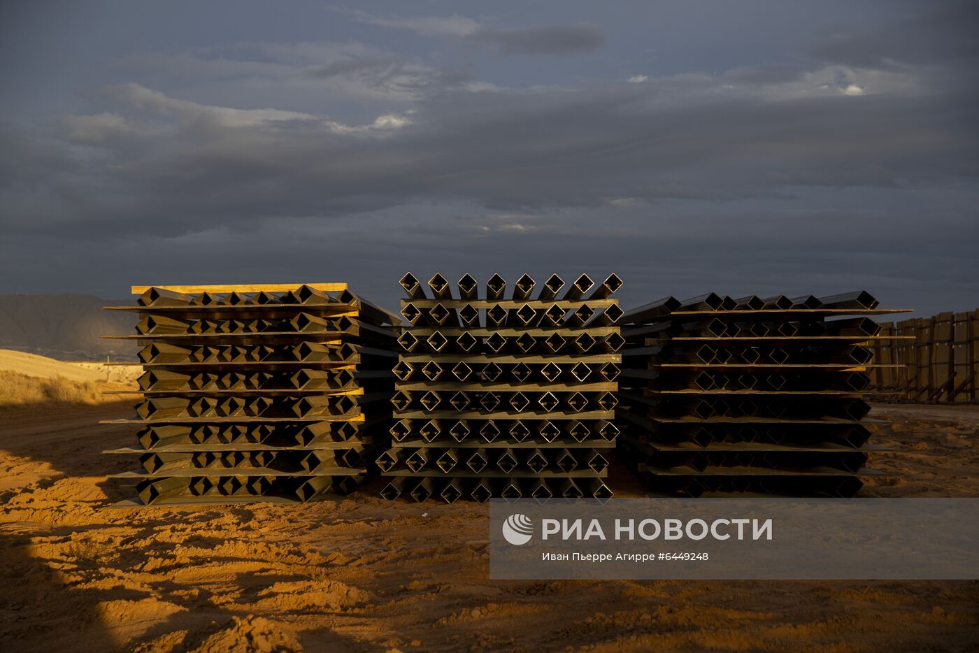 Дж. Байден остановил строительство стены на границе с Мексикой