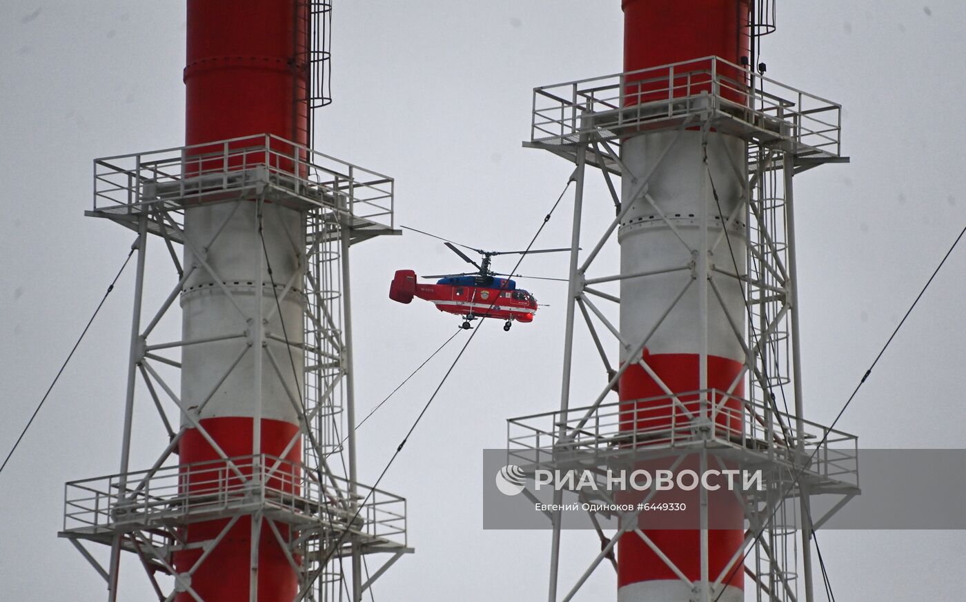 Пожар в промышленной зоне в Москве