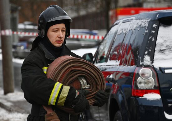 Пожар в промышленной зоне в Москве