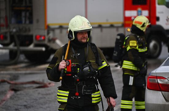 Пожар в промышленной зоне в Москве