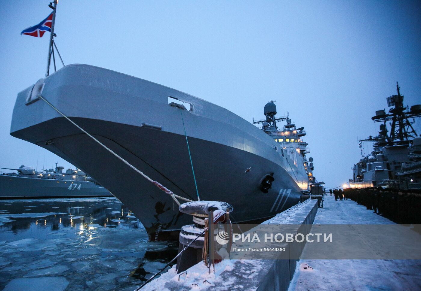 Большой десантный корабль "Пётр Моргунов" пришел в Североморск