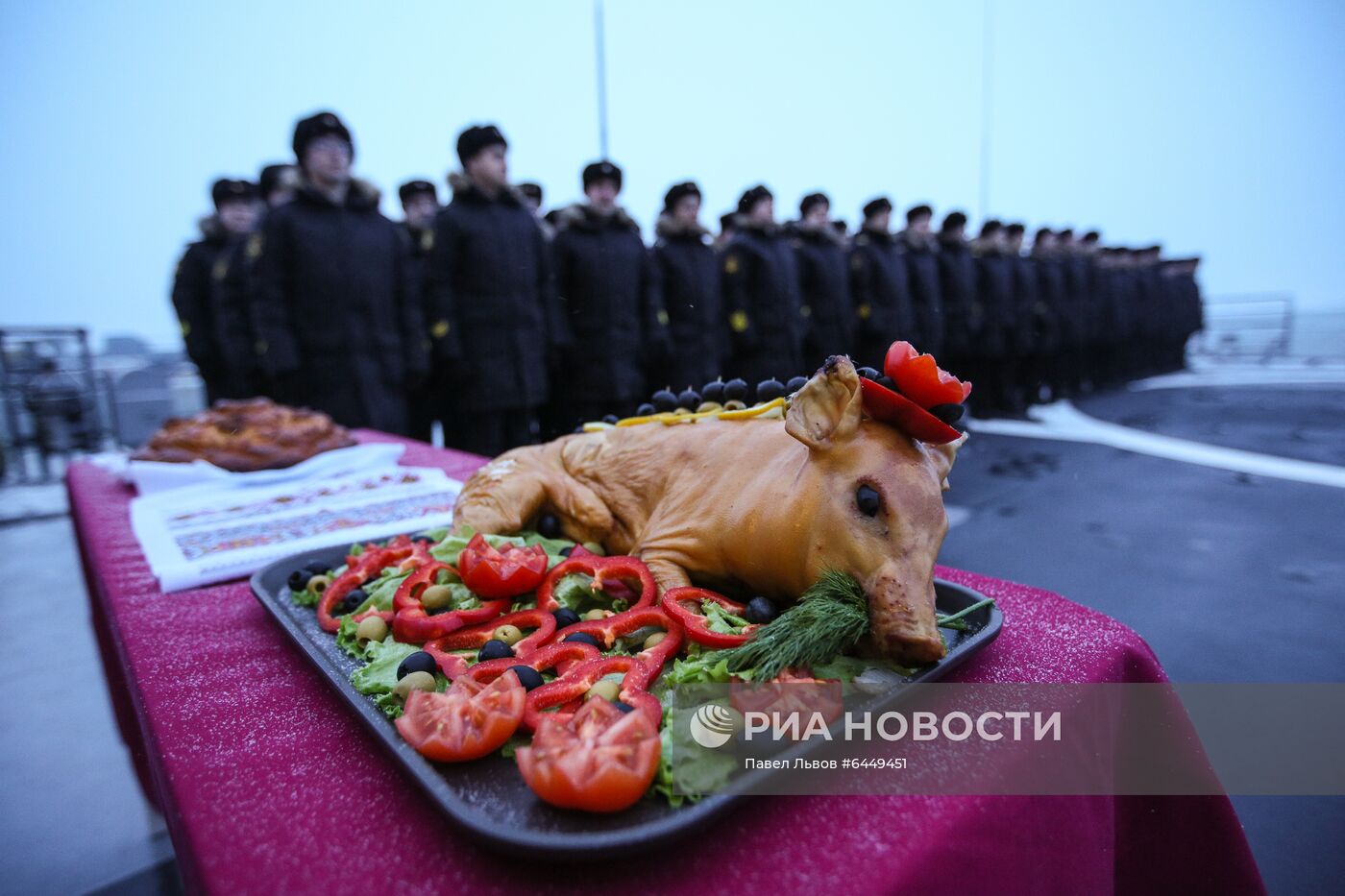 Большой десантный корабль "Пётр Моргунов" пришел в Североморск