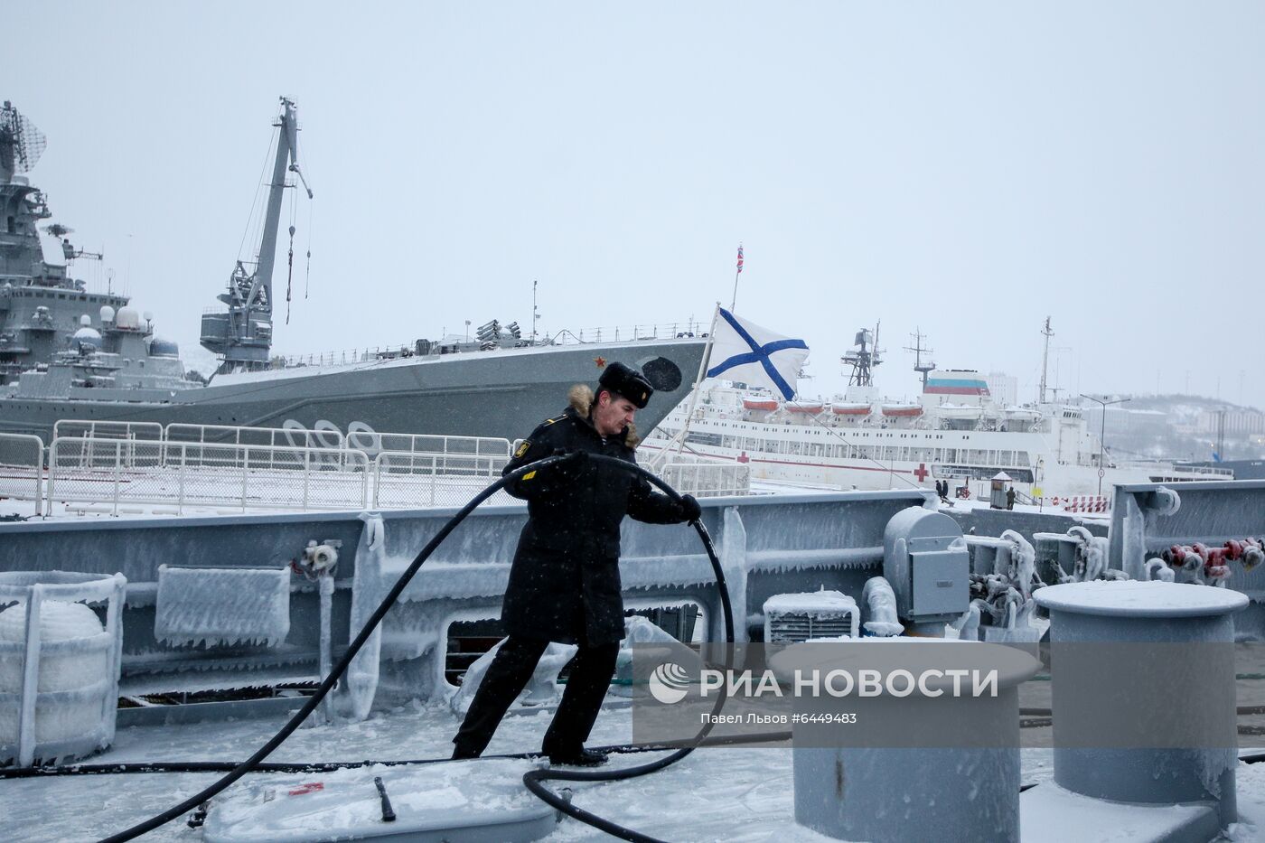 Большой десантный корабль "Пётр Моргунов" пришел в Североморск