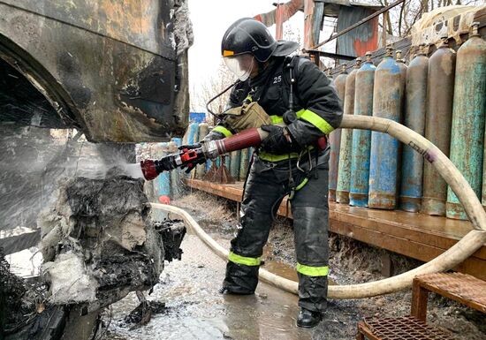 Пожар в промышленной зоне в Москве