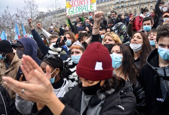 Протесты в Париже